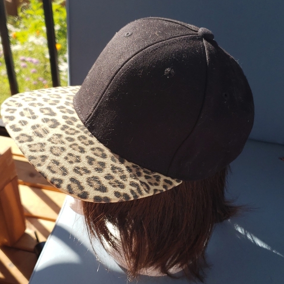 . Divided H&M hat - Picture 2 of 5